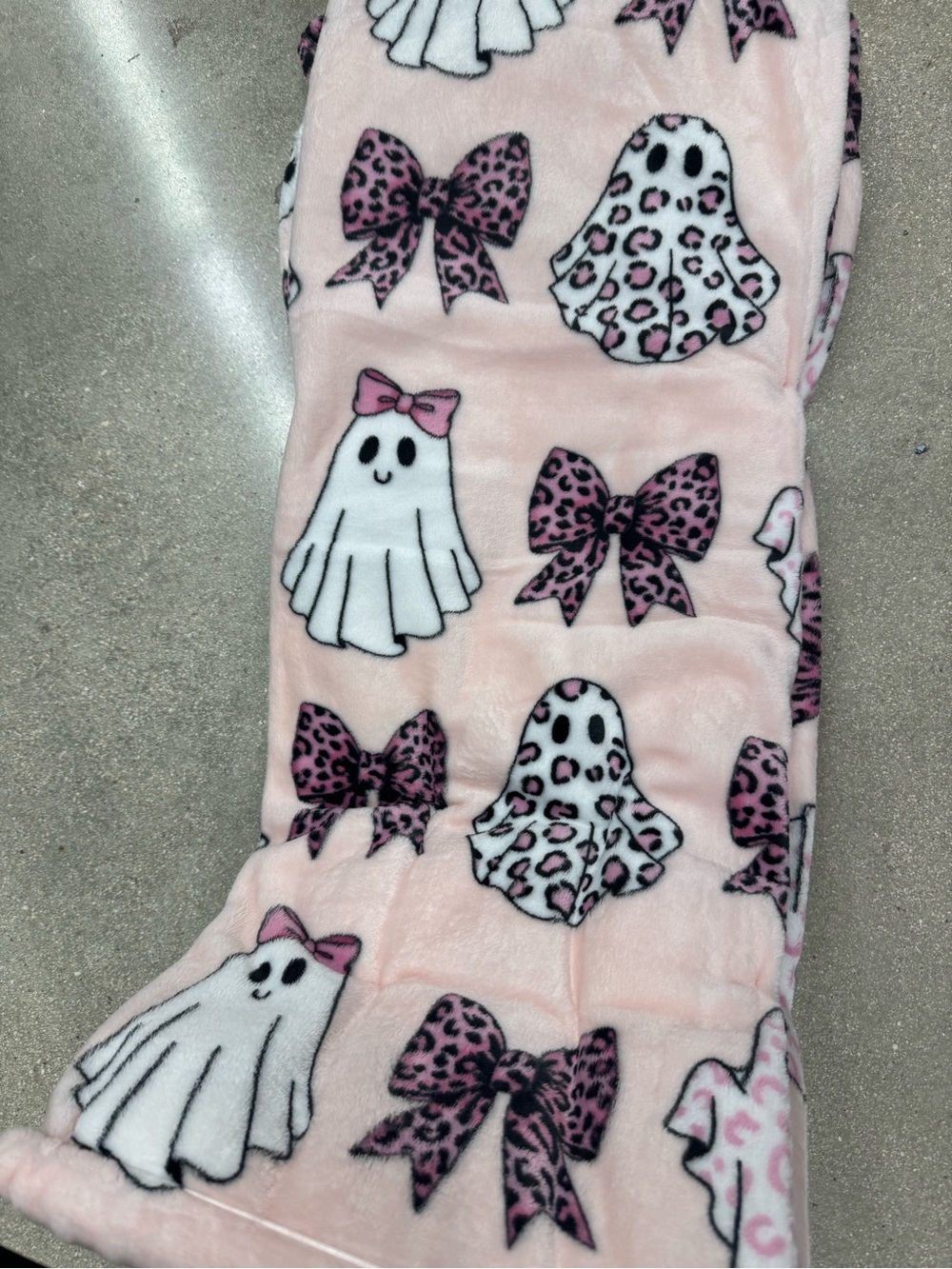 VIRAL Pink Ghost Leopard cheetah with bows Plush Throw Blanket